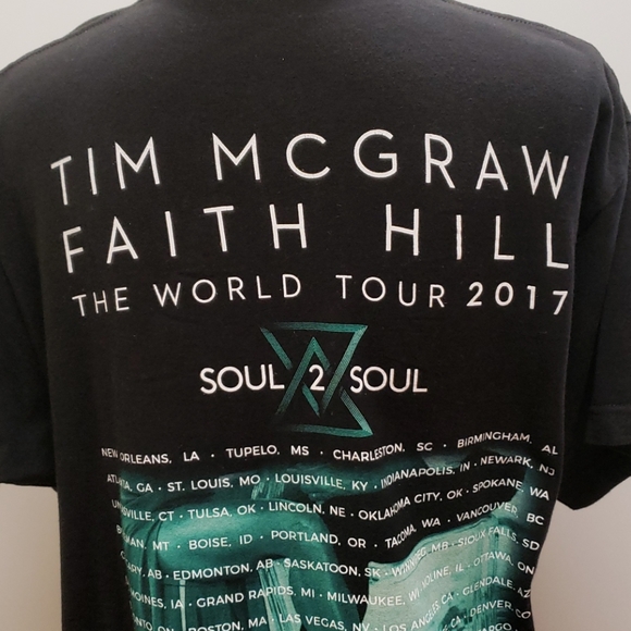 XL 2017 Tim McGraw Faith Hill Concert T-Shirt B67 - Picture 2 of 4